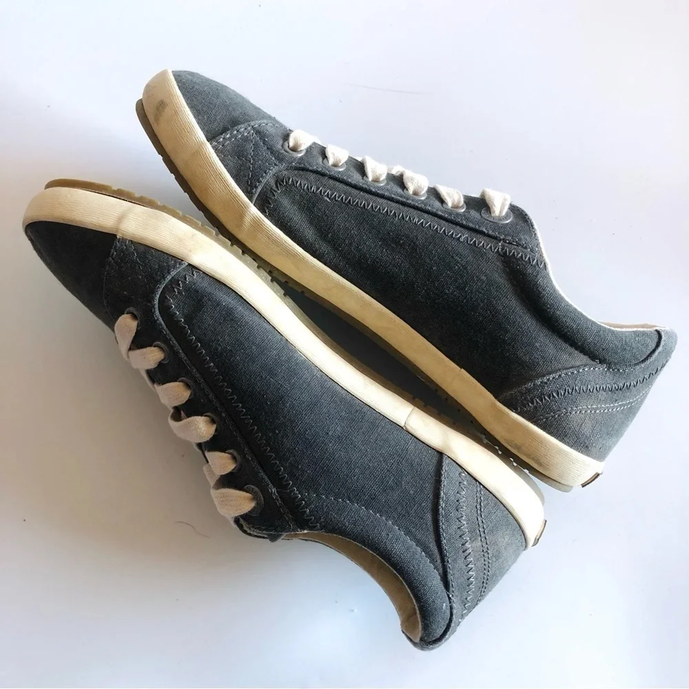 Taos Star Charcoal Gray Lace Up Sneakers