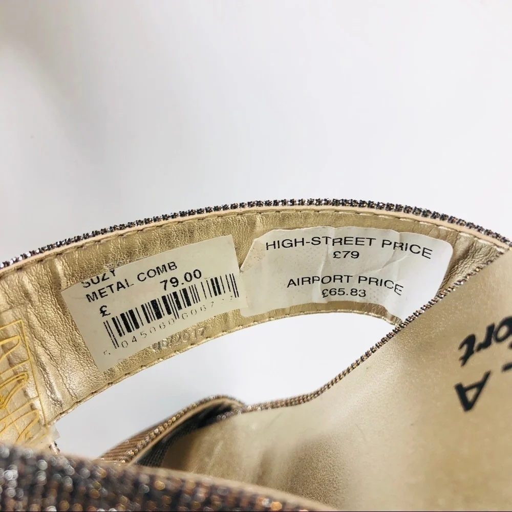 Carvela defined by