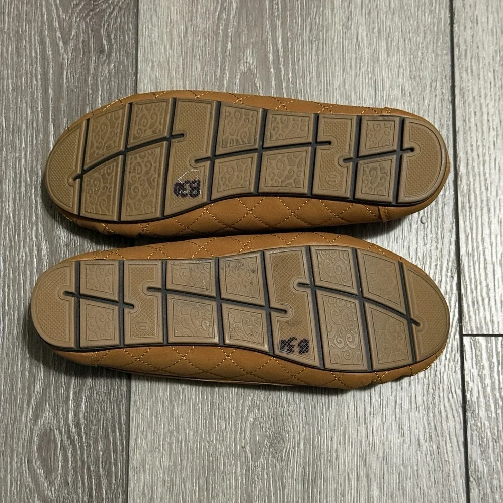 Alexis Bendel classic comfortable