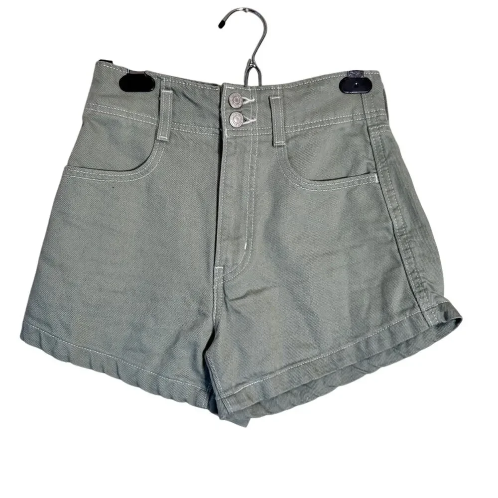 Levi’s Sage Green High Waisted Mom Jean Shorts Womens 24 Classic Beachy Summer