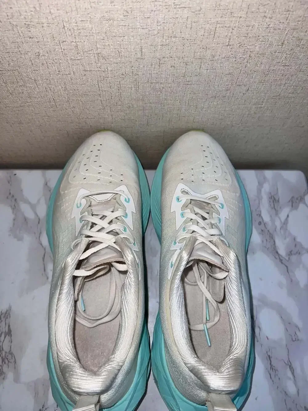 Asics novablast white