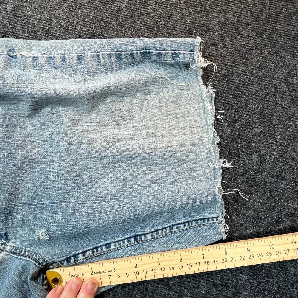 Levi Strauss Y2K Women 12 Light Wash Stretch Raw Hem Cut Off Denim Shorts Frayed