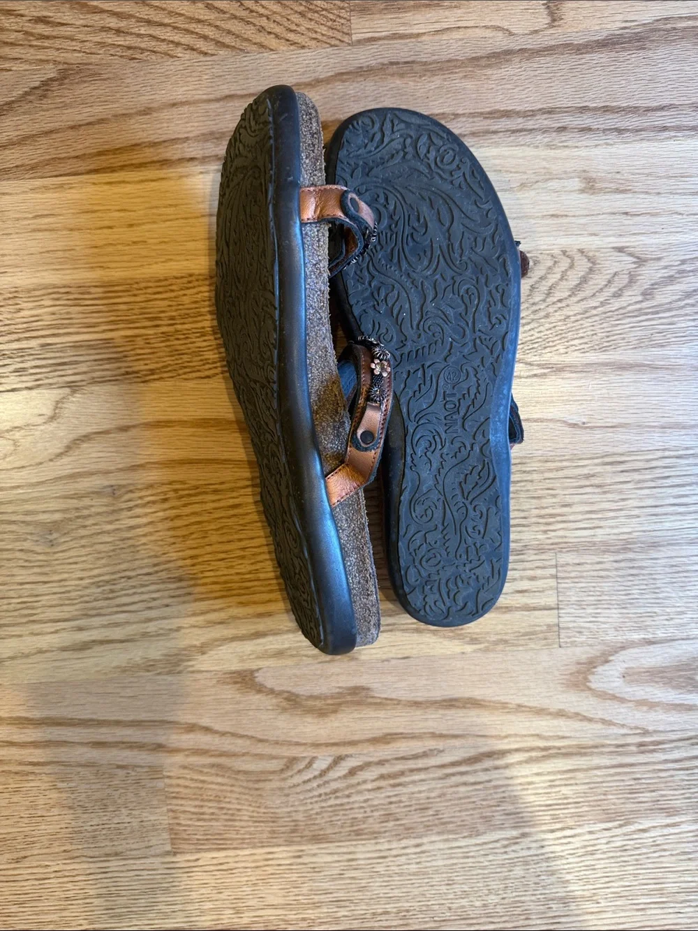 Naot pairs double slides