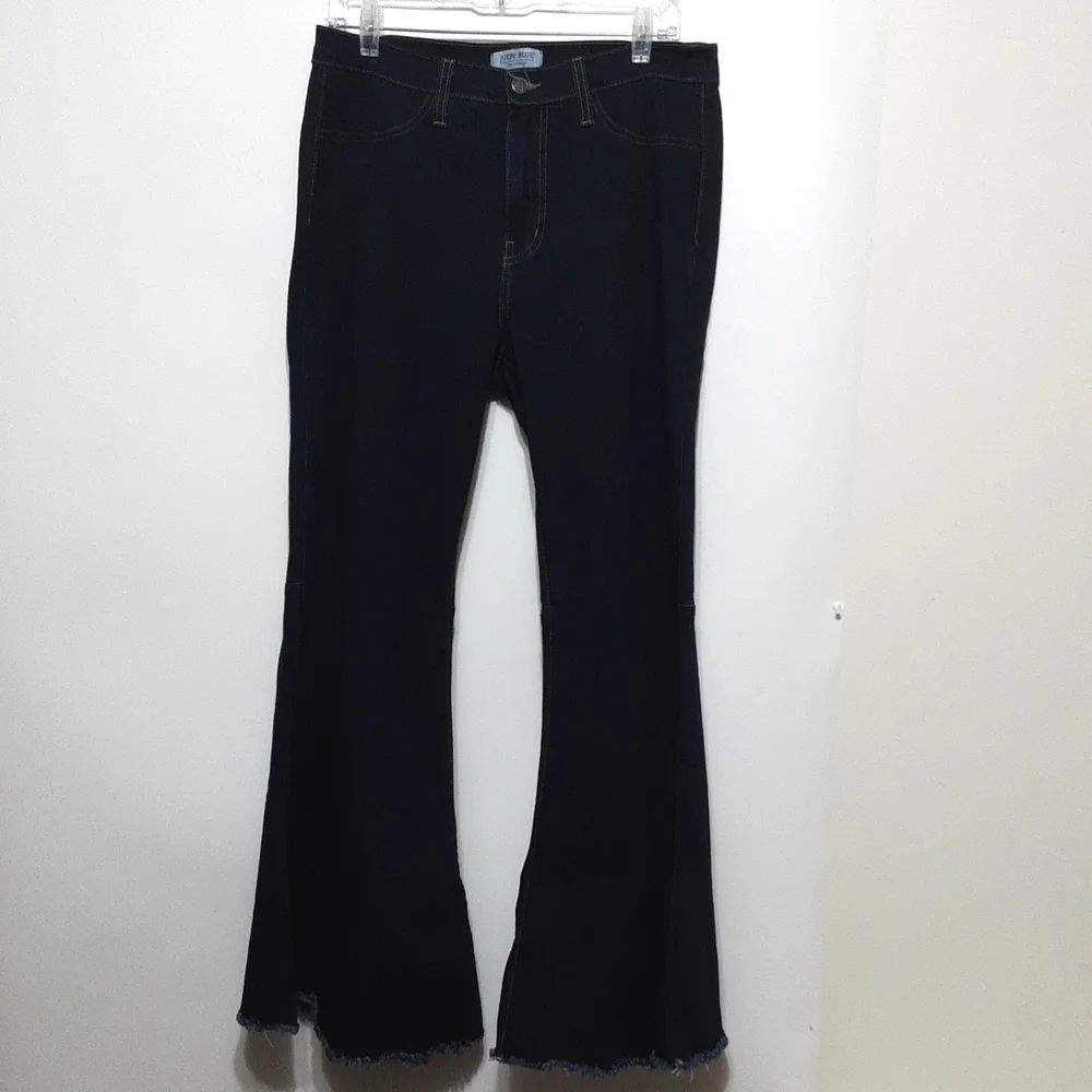 Judy Blue High‎ Rise 13/31 Dark Wash Flare Leg Stretchy Denim Jean