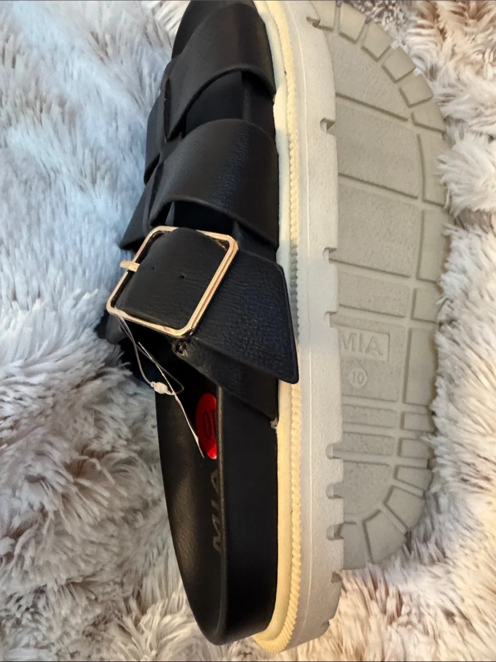 MIA adjustable multiple cushioned