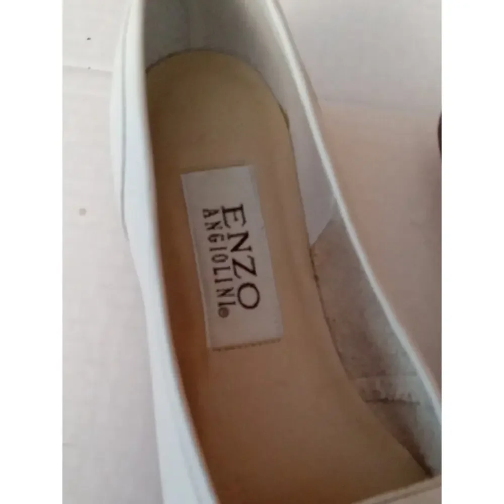 Enzo Angiolini step out