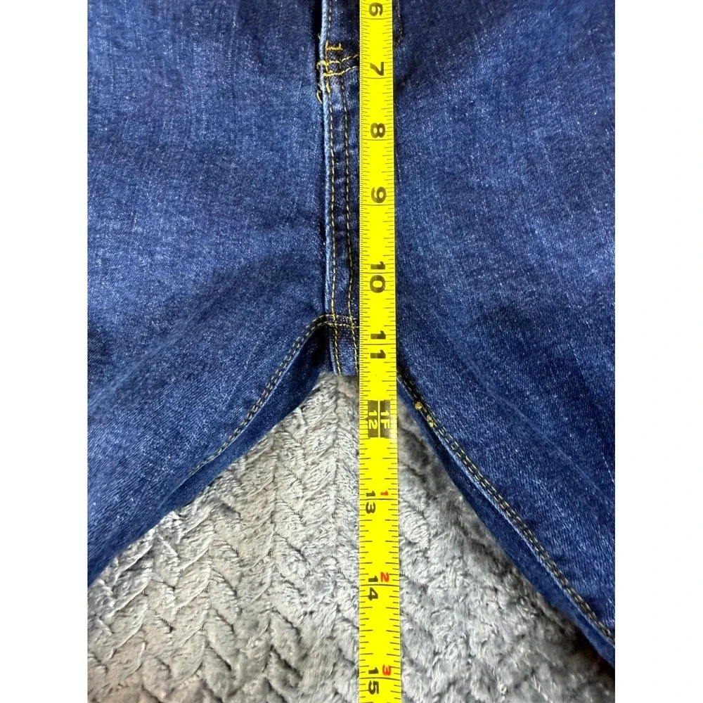 New York & Company skinny streetwear look