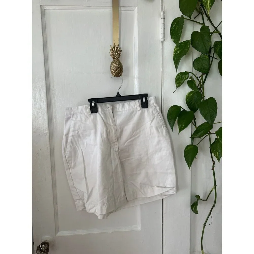 Liz Claiborne women’s size 12 white shorts