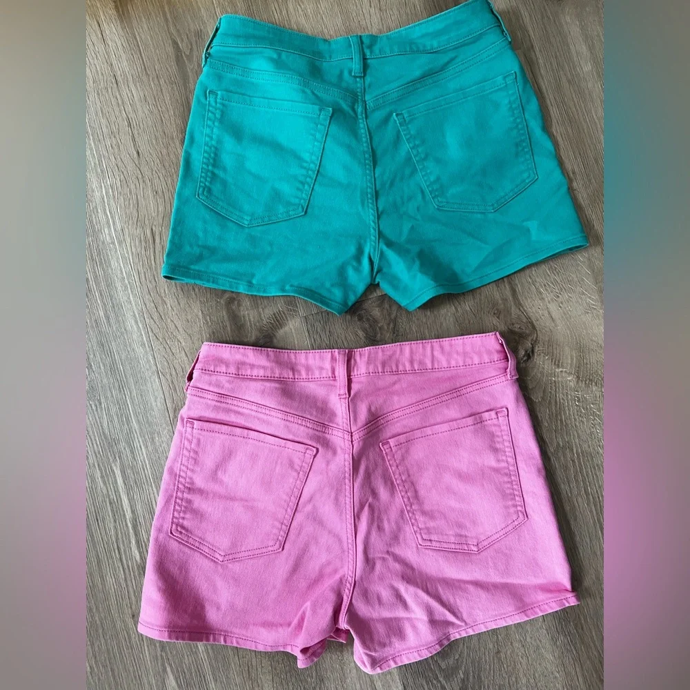 Women's Bundle of 2 Old Navy Teal and Pink Shorts- Size 8