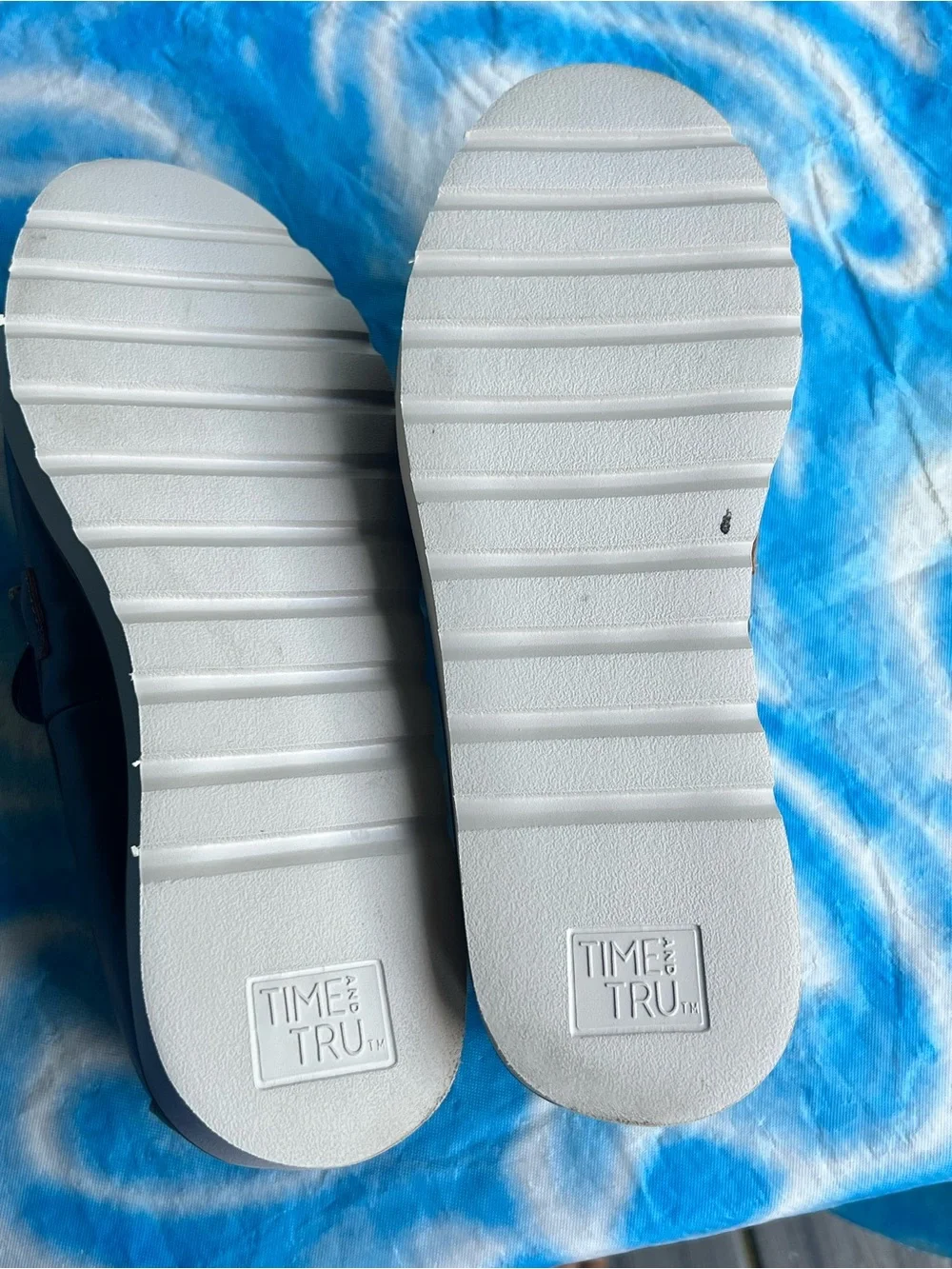 Time and Tru classic slip