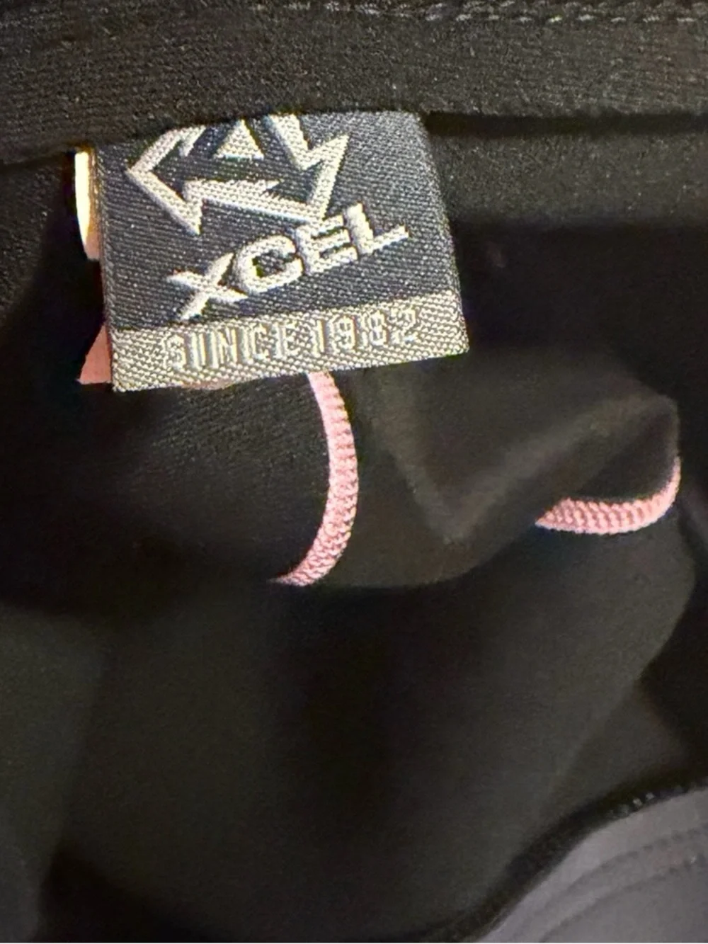 XCEL | Girls' Long Sleeve Shorty Wetsuit - Charcoal w/Dolphin Print Sleeves | 12