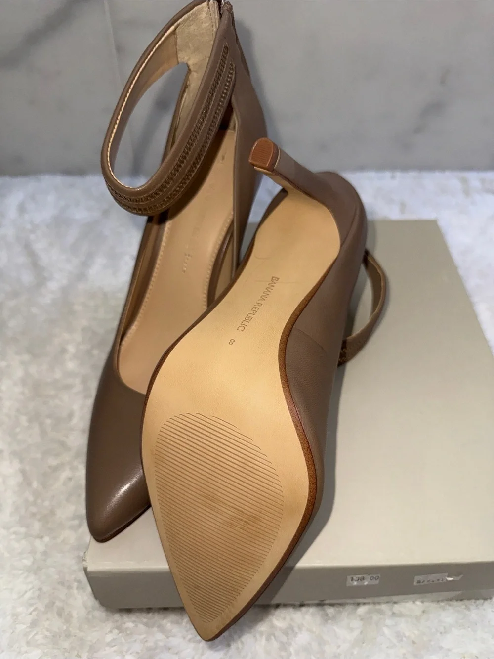 Banana Republic sleek pointed