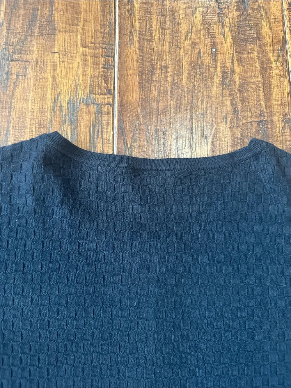 Ann Taylor Factory simple knit neckline