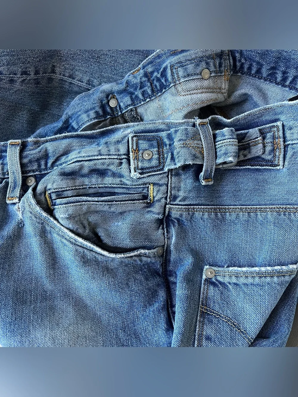 Levis ⁍̥̥̥᷅ ᴈ⁍̥̥̥᷅