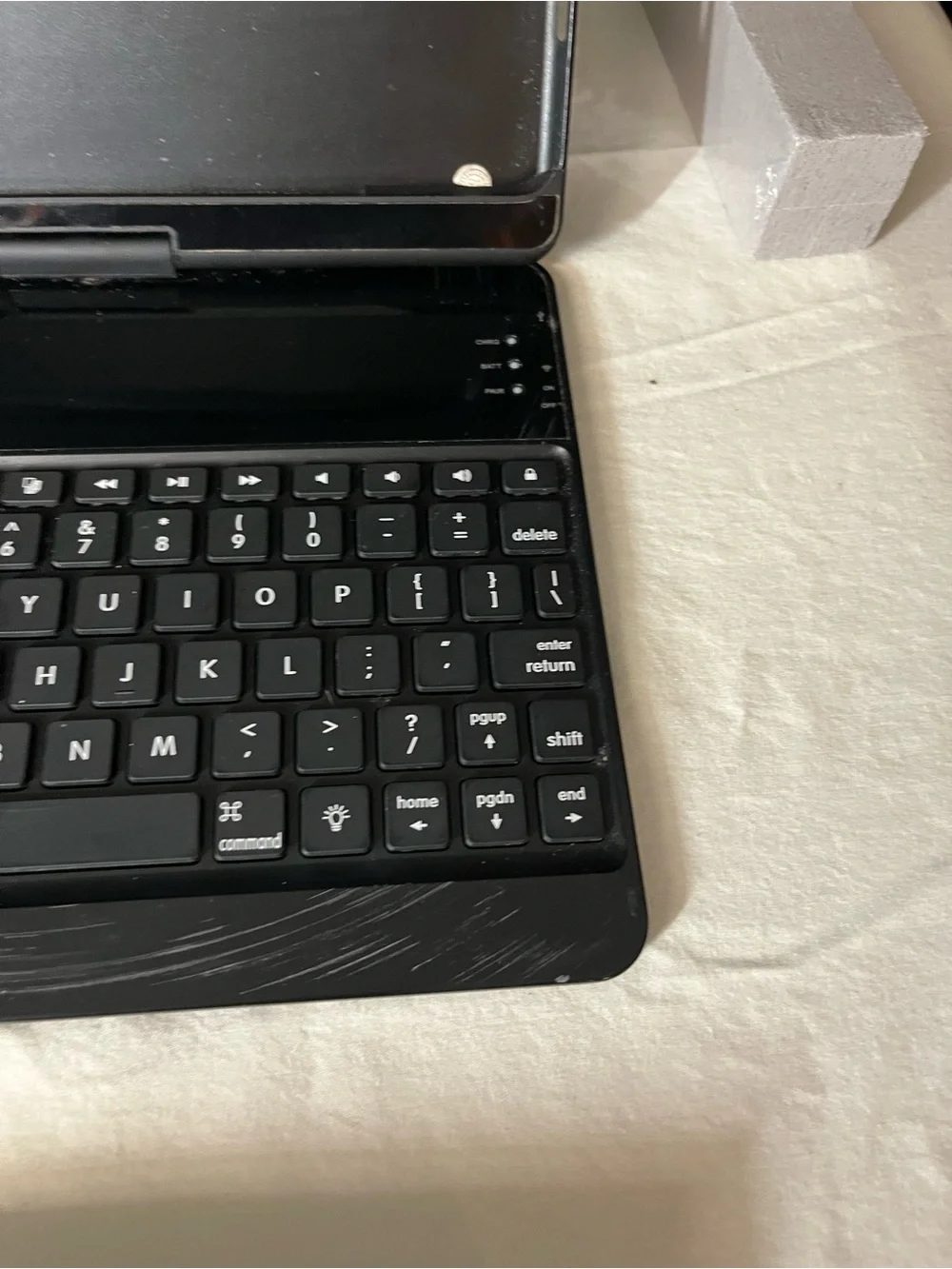Wireless Bluetooth Tablet Keyboard with Blue Backlight