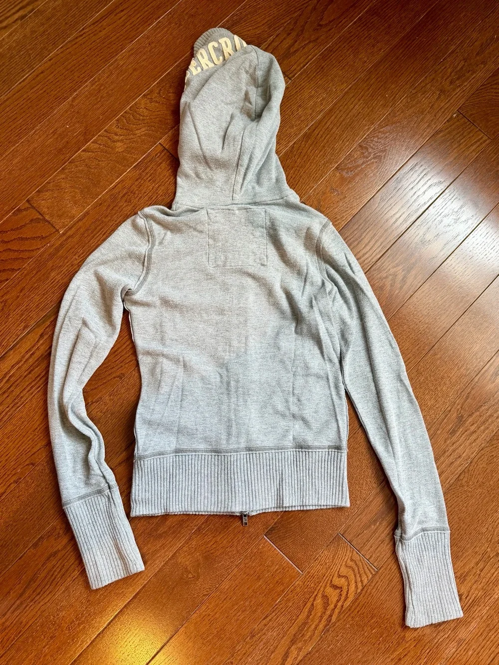 Abercrombie & Fitch size front