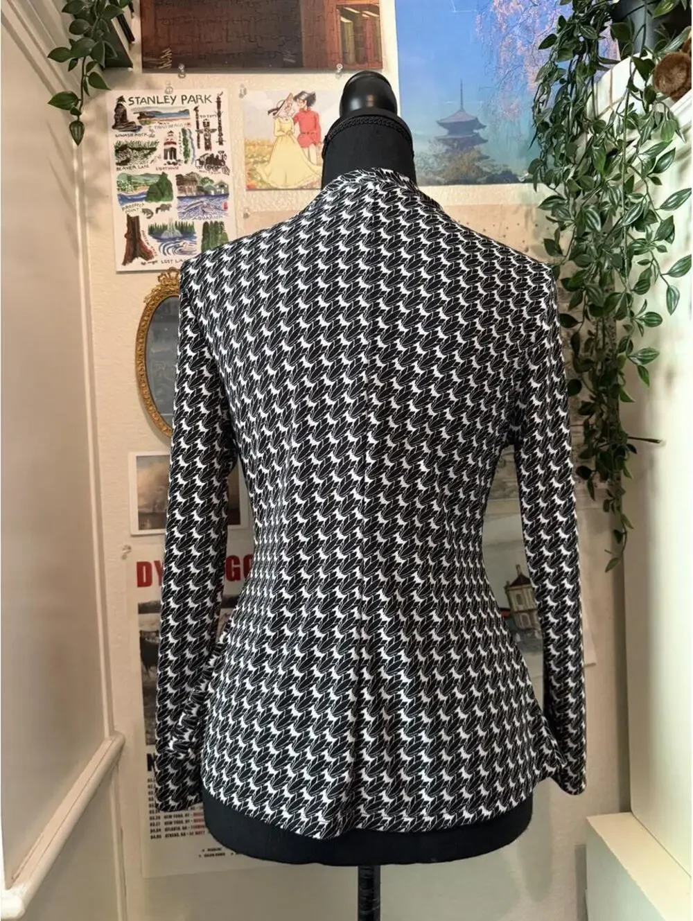 Ann Taylor Petite Black White Leaf Print Peplum Top