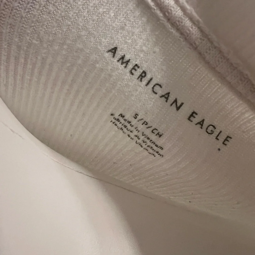 American Eagle outfitters white ribbed crop top