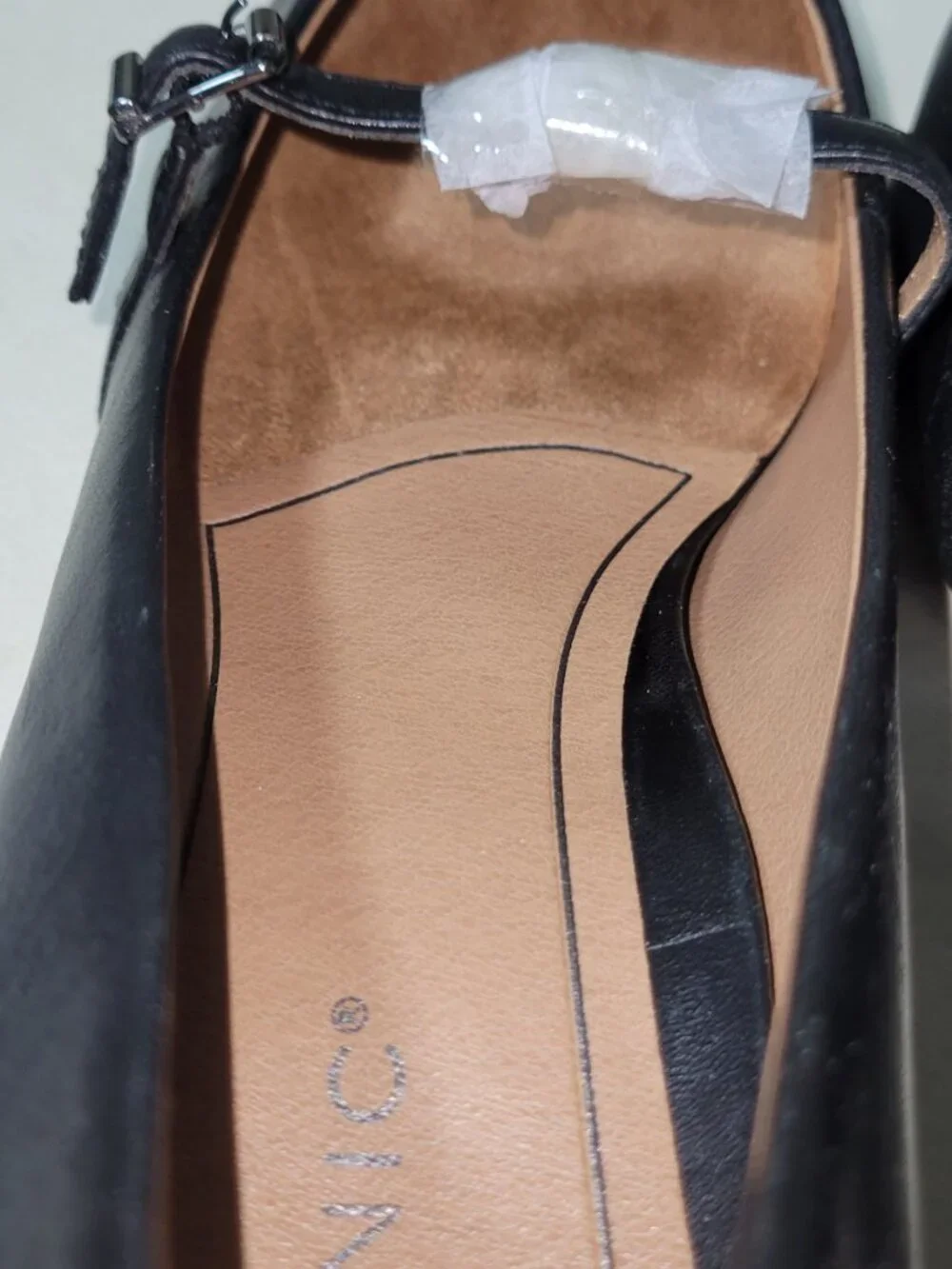Vionic black leather