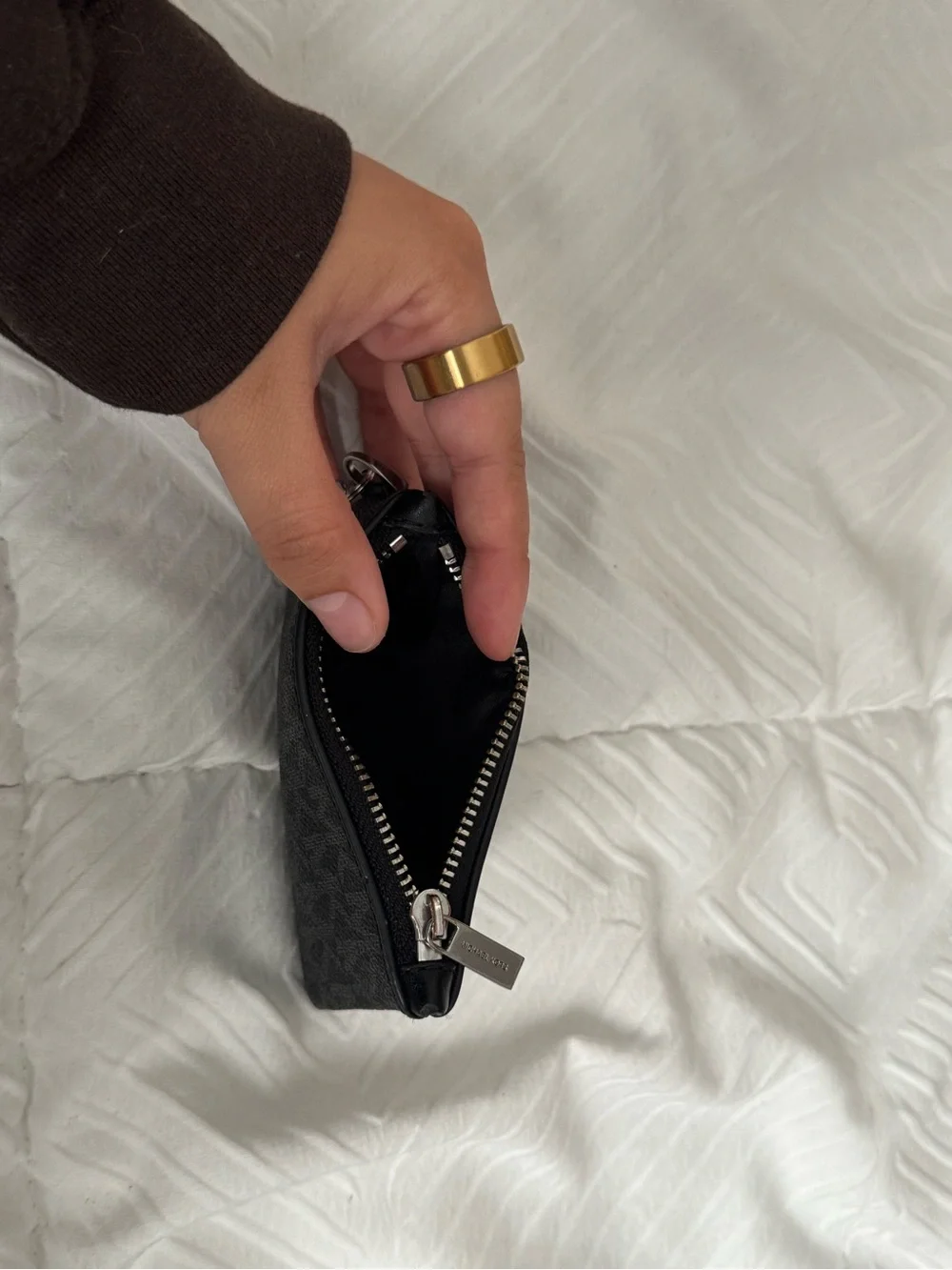 Michael Kors compact zip