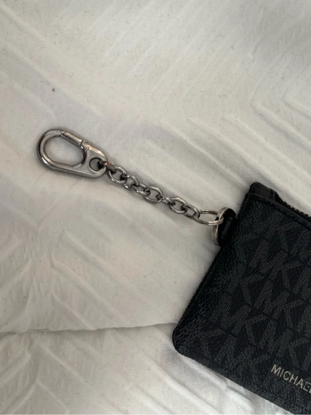 Michael Kors compact zip