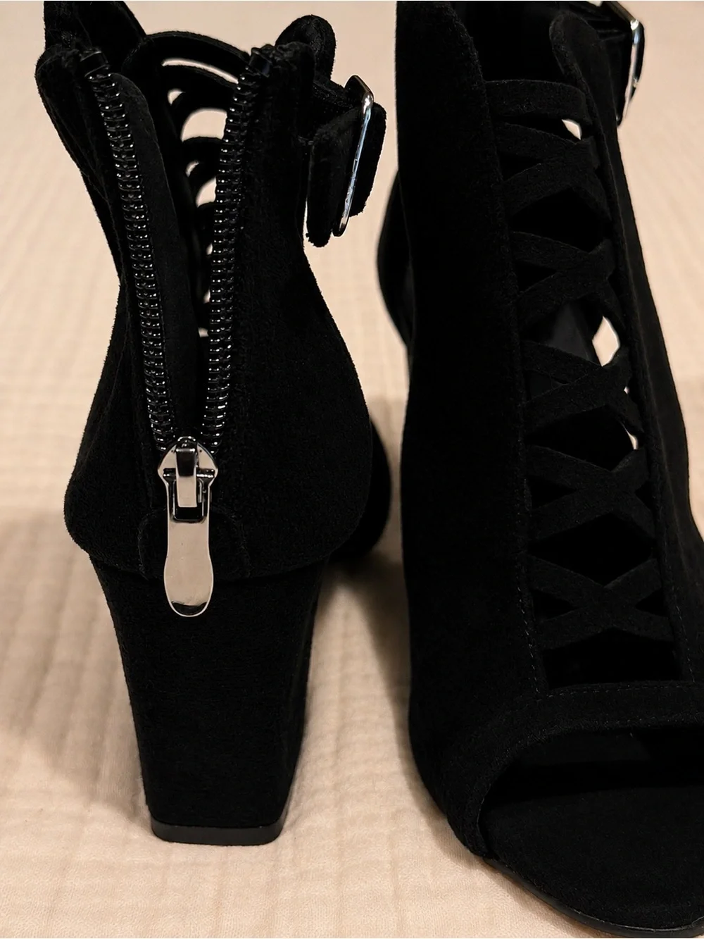 N/A stylish black