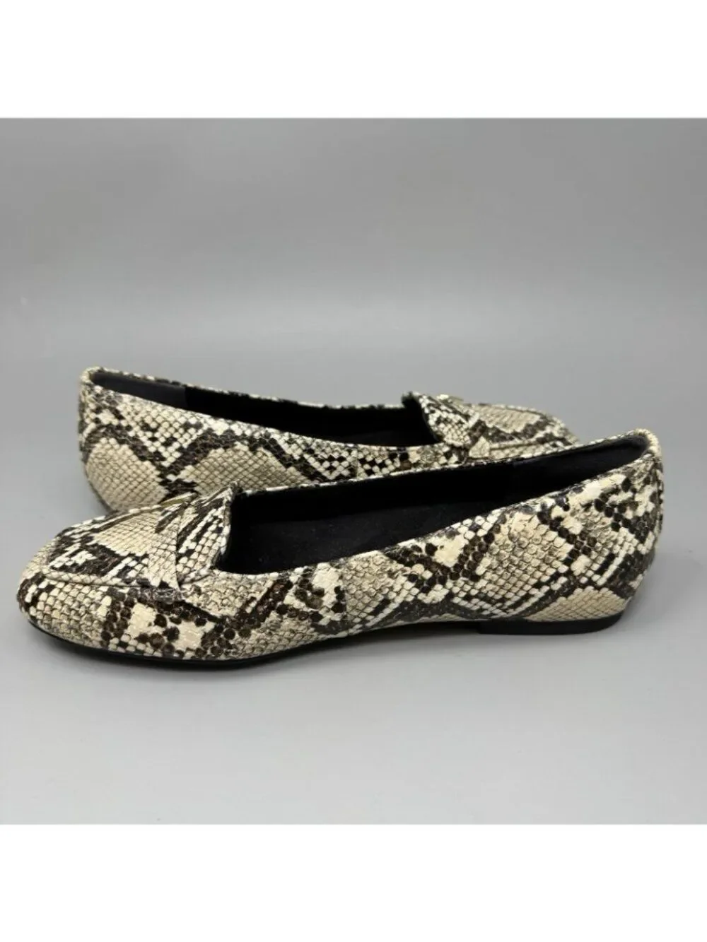 Vionic hayes loafer