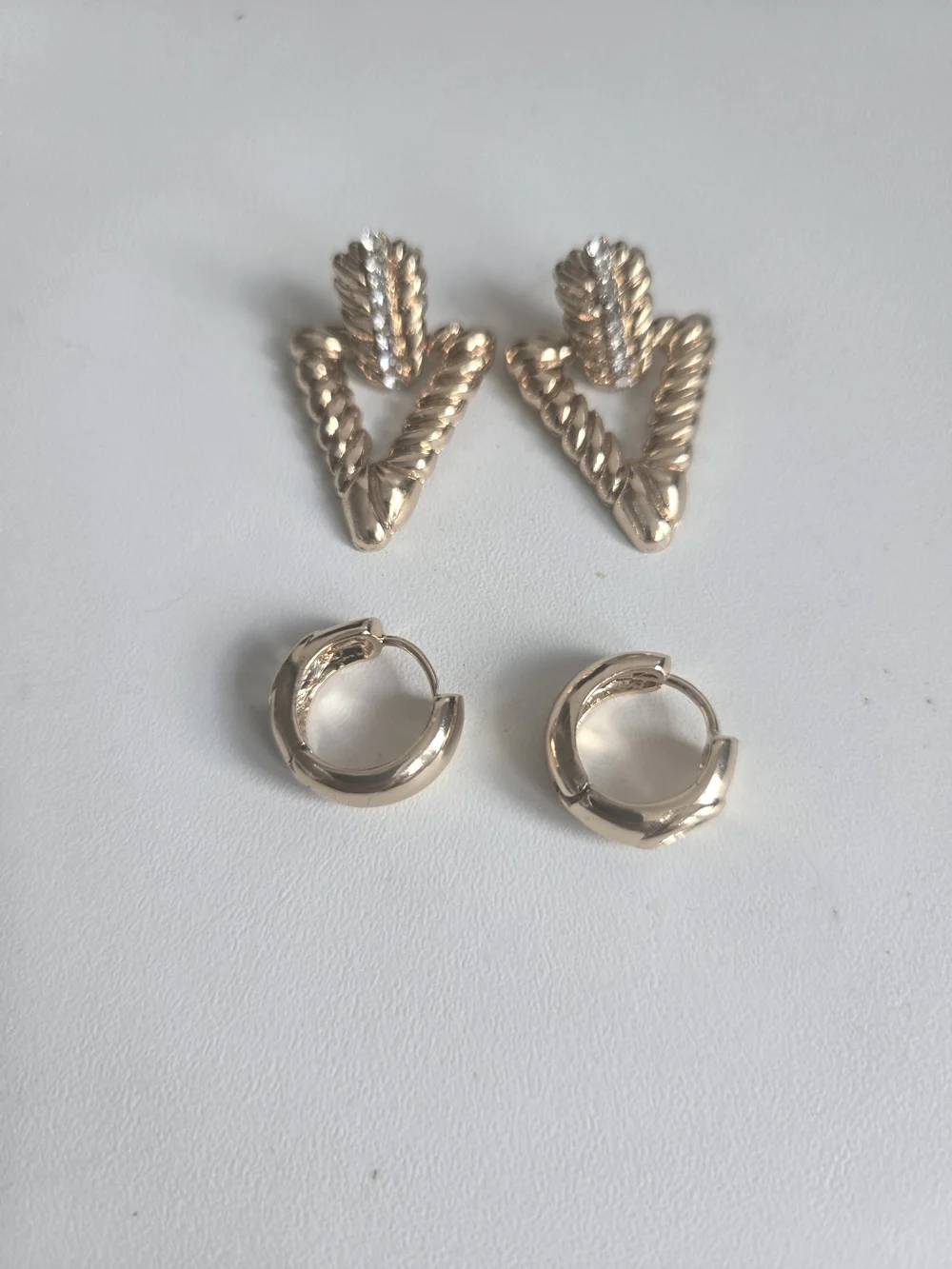 Aldo studs gold textured