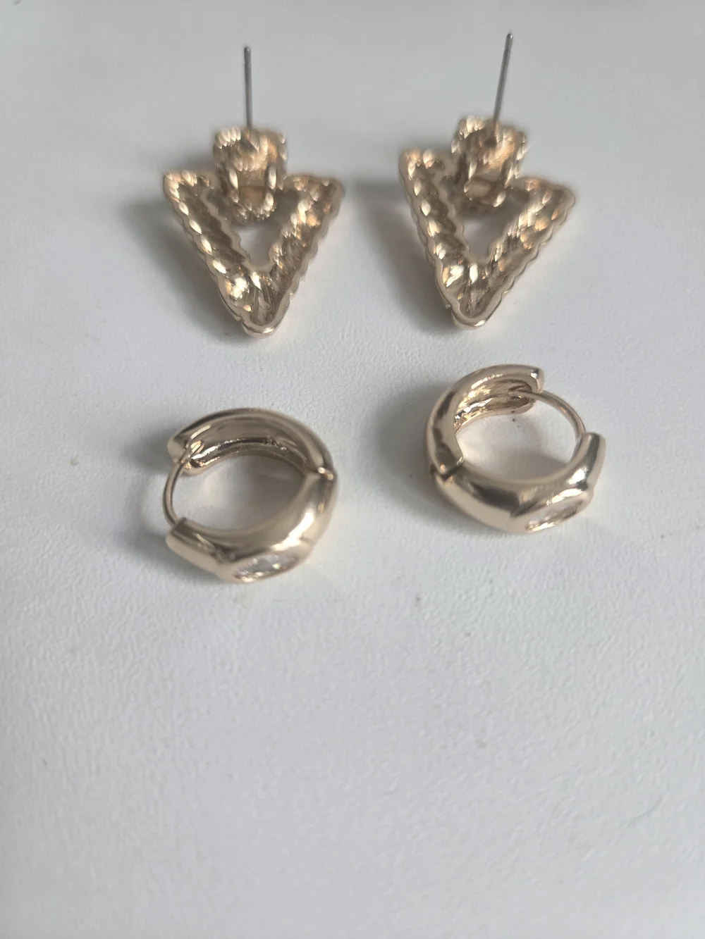 Aldo tone featuring set