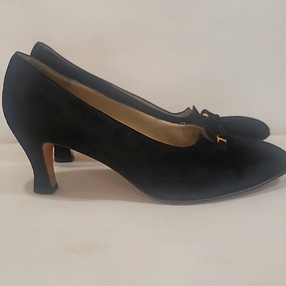 SALVATORE FERRAGAMO BLACK SUEDE 2-3/4