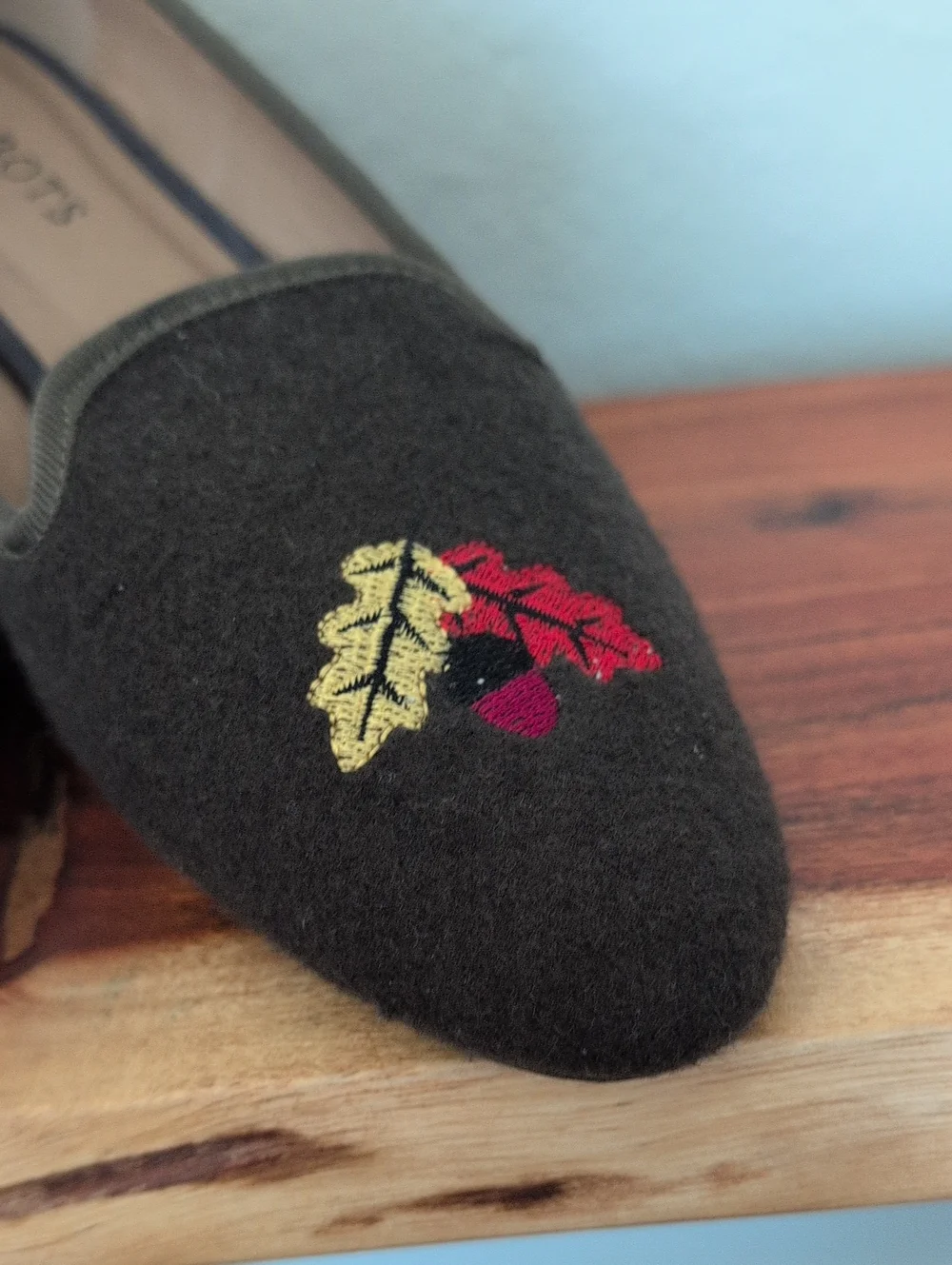 NWT Talbots Olive Embroidered SlipOn Loafers with Red & Gold Fall Leaf Accents 7