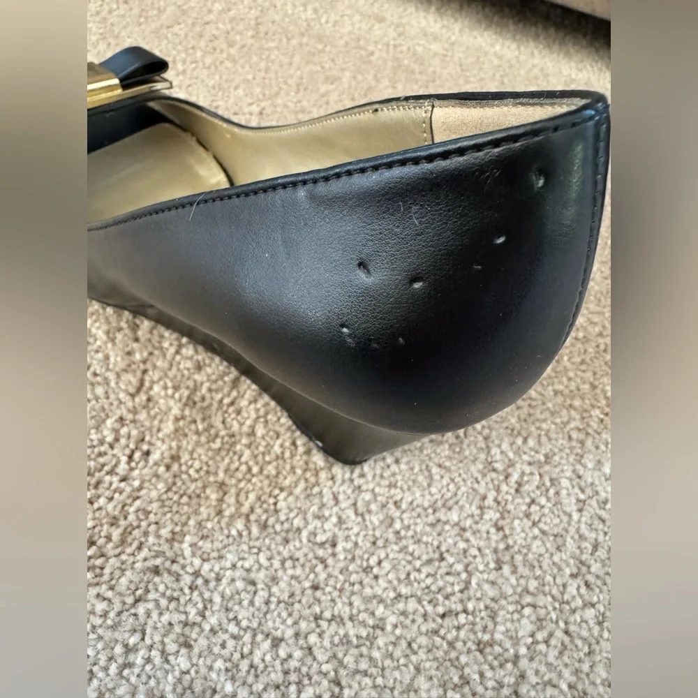 Bandolino gold professional approx