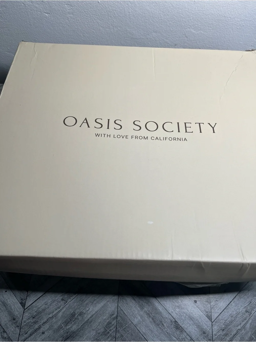 Oasis Society neutral day off