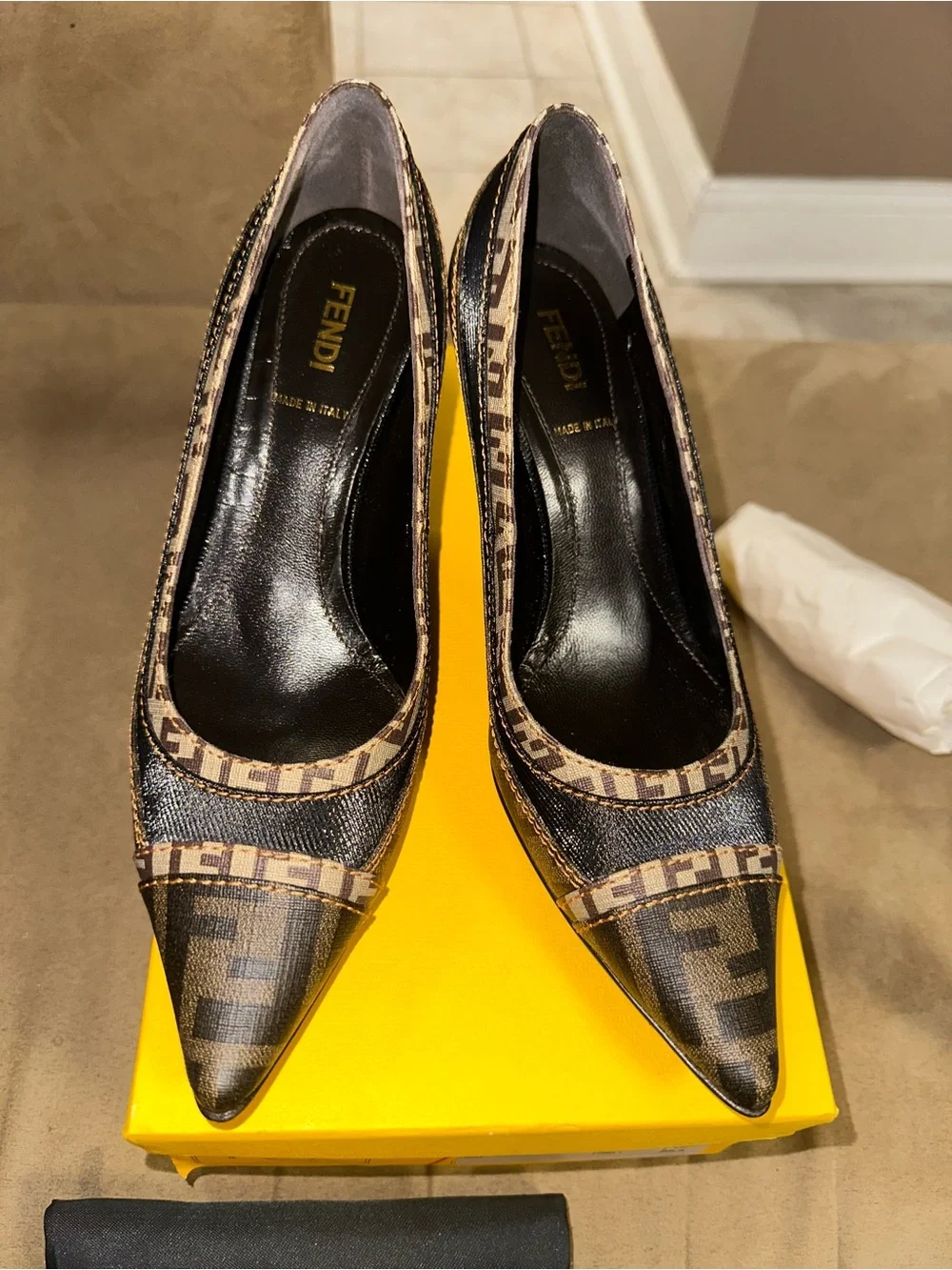 Fendi classic pointed