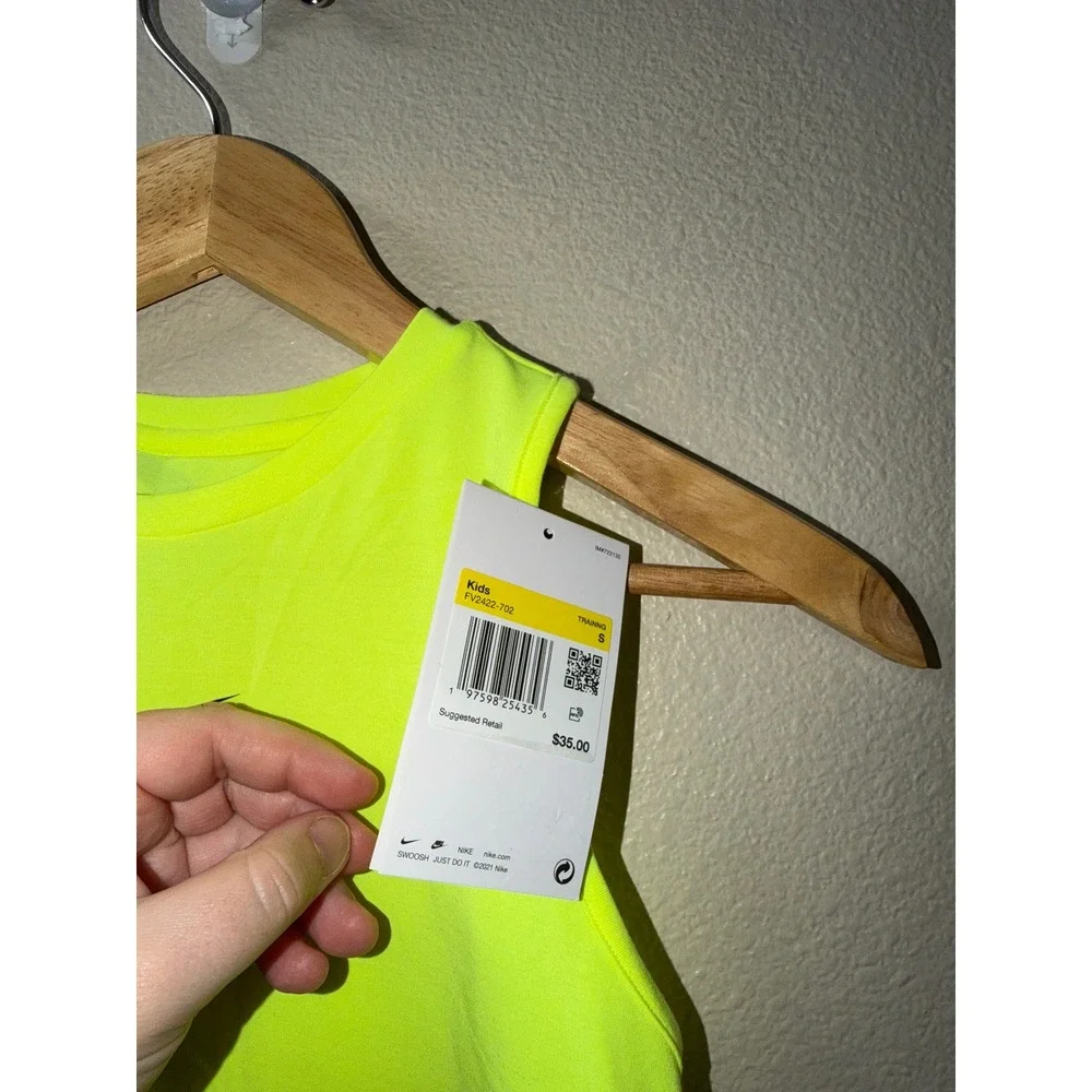 Nike new tags