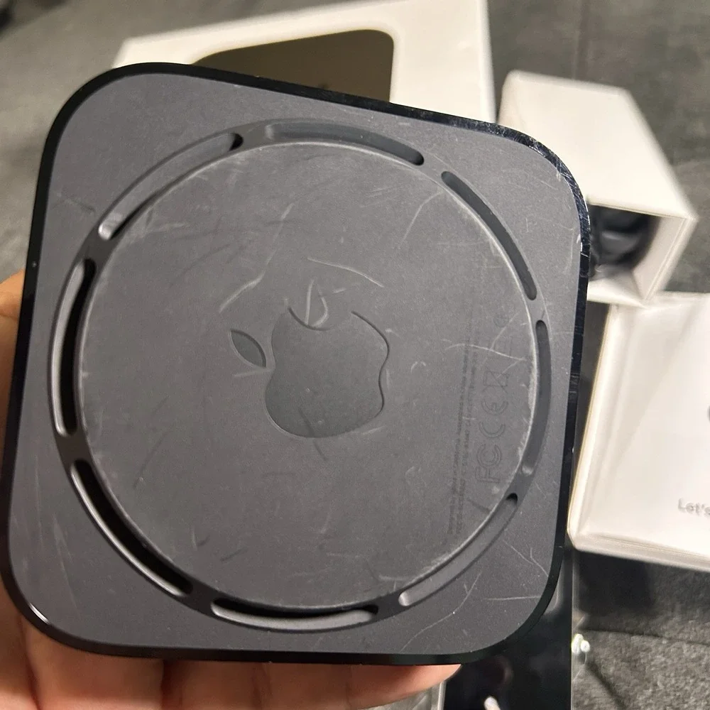 Apple TV 32GB 4K HD Media Streamer - Black (MQD22LL/A)