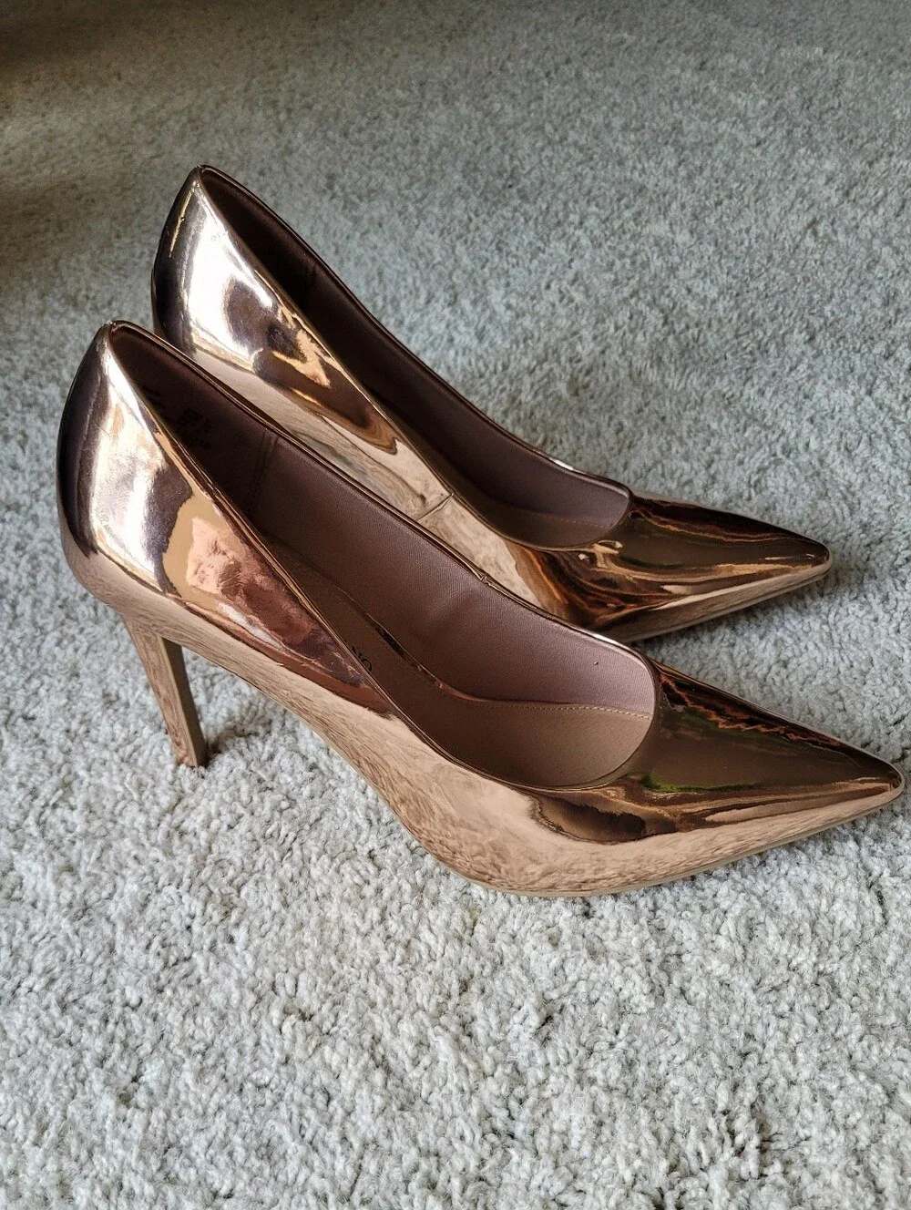 Women’s Metallic Rose Gold Pointed-Toe Pumps 4