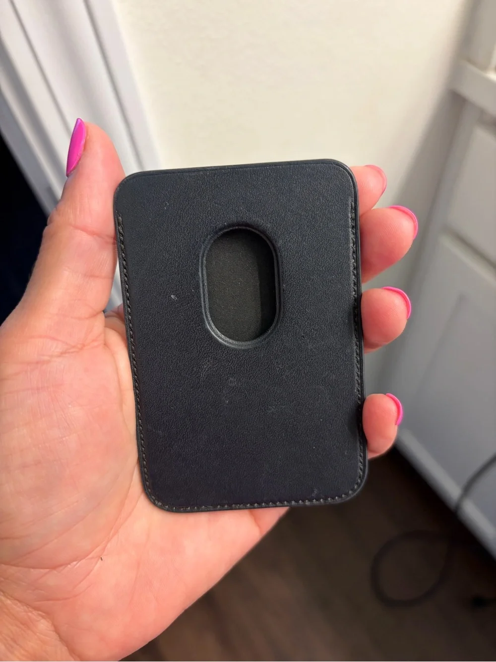 Apple MagSafe Leather Wallet - Black Apple Logo