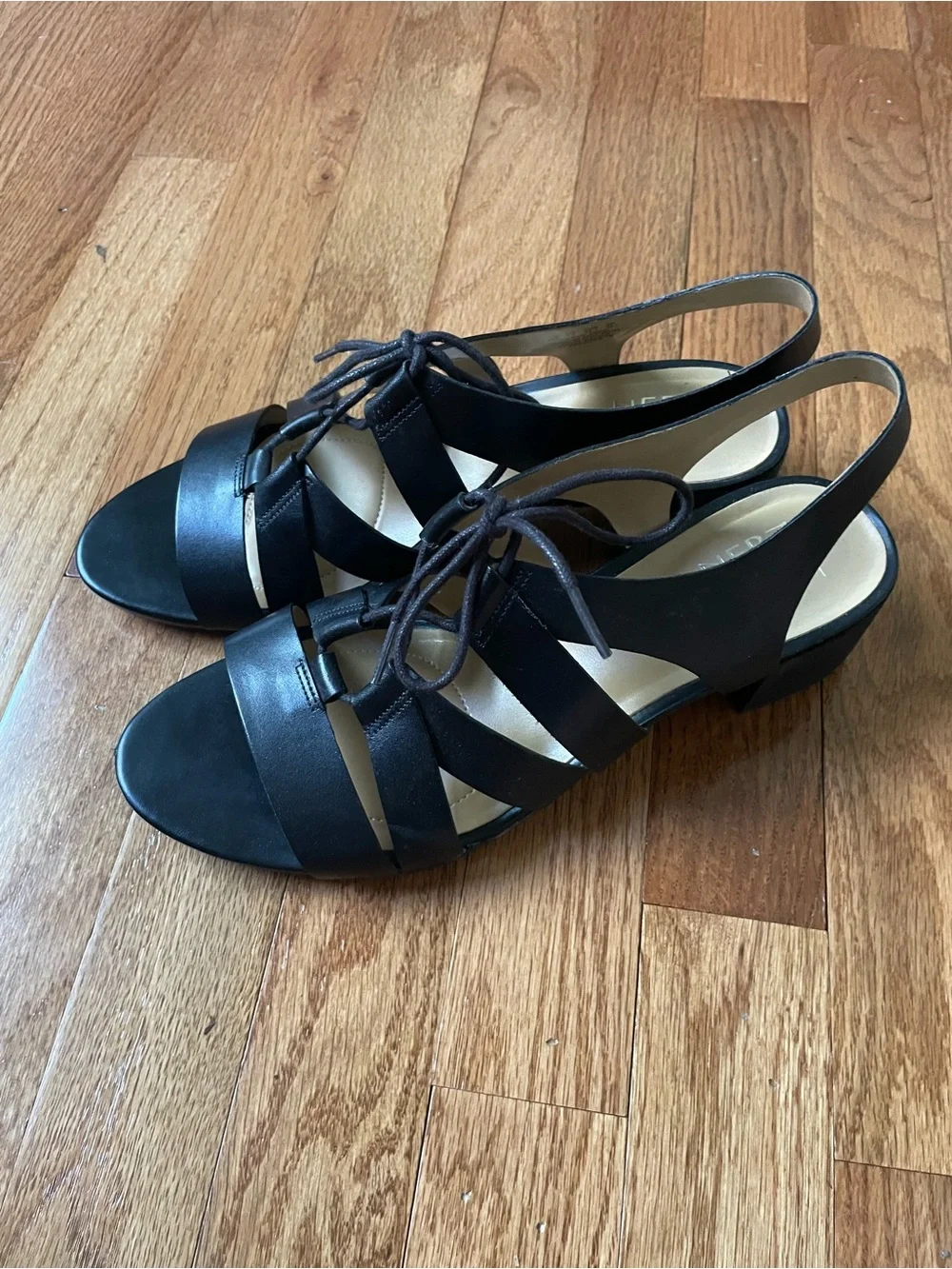 Naturalizer leather felicity