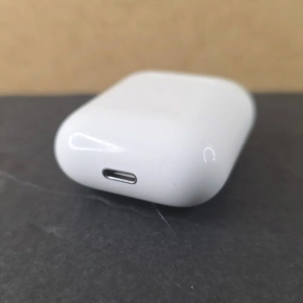 Apple AirPods charging case (Model A1602)