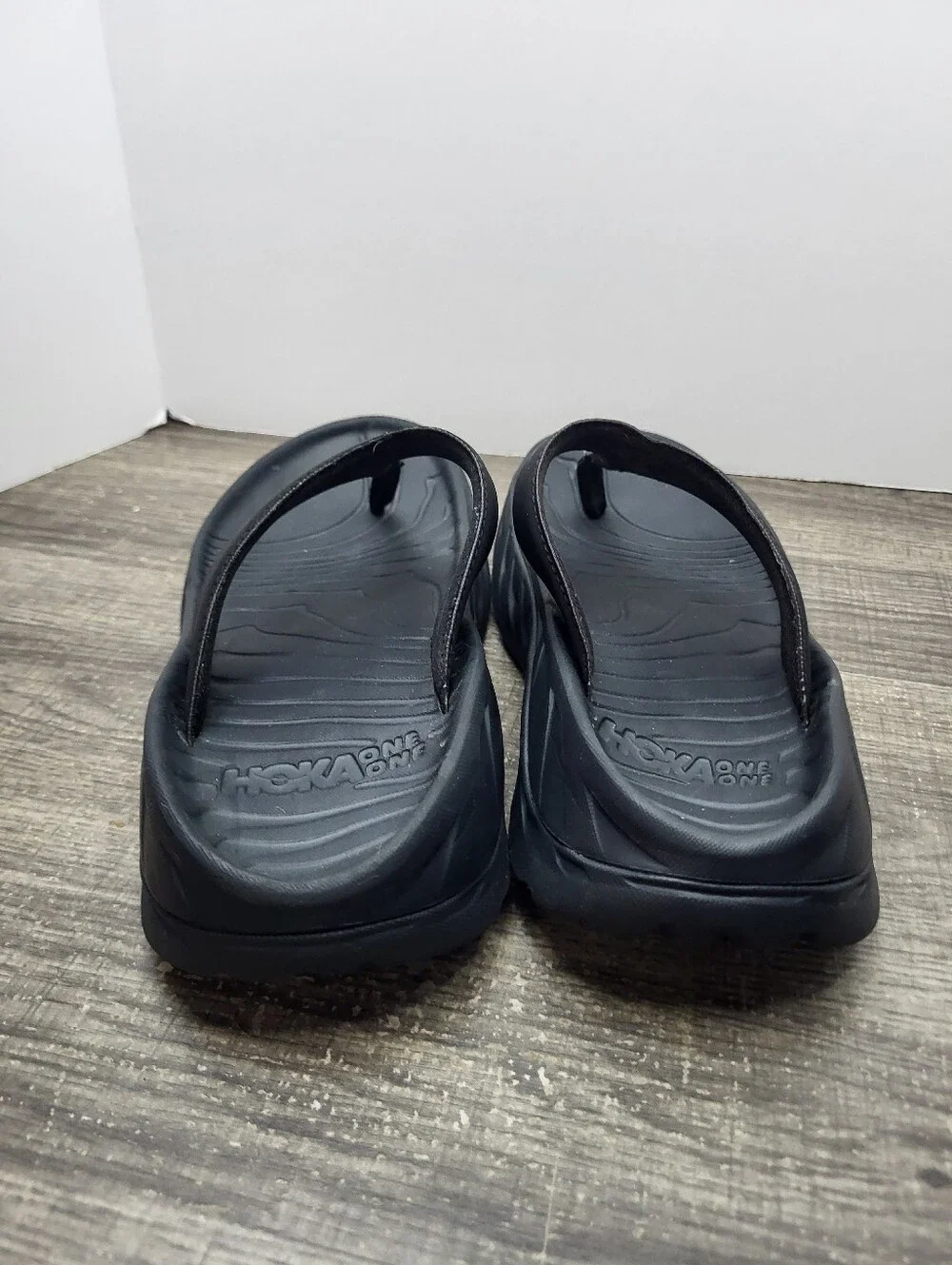 Hoka One Ora Recovery Women’s Size 8 Black Thong Flip Flop Sandals Summer Beach