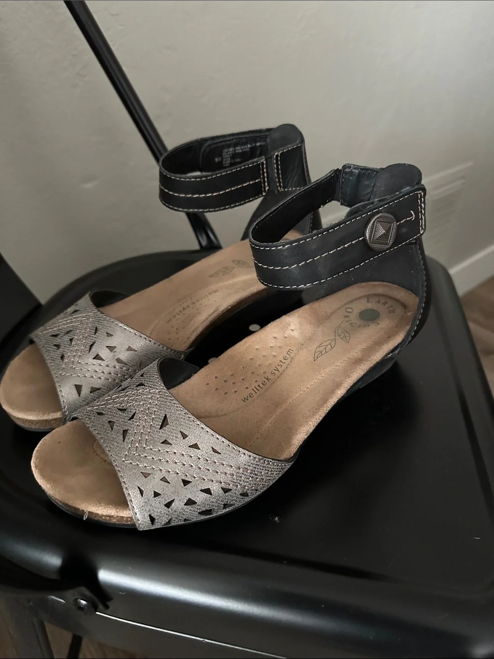 Earth origins  Comfort Women's Grey and Black Ankle-Strap Sandal