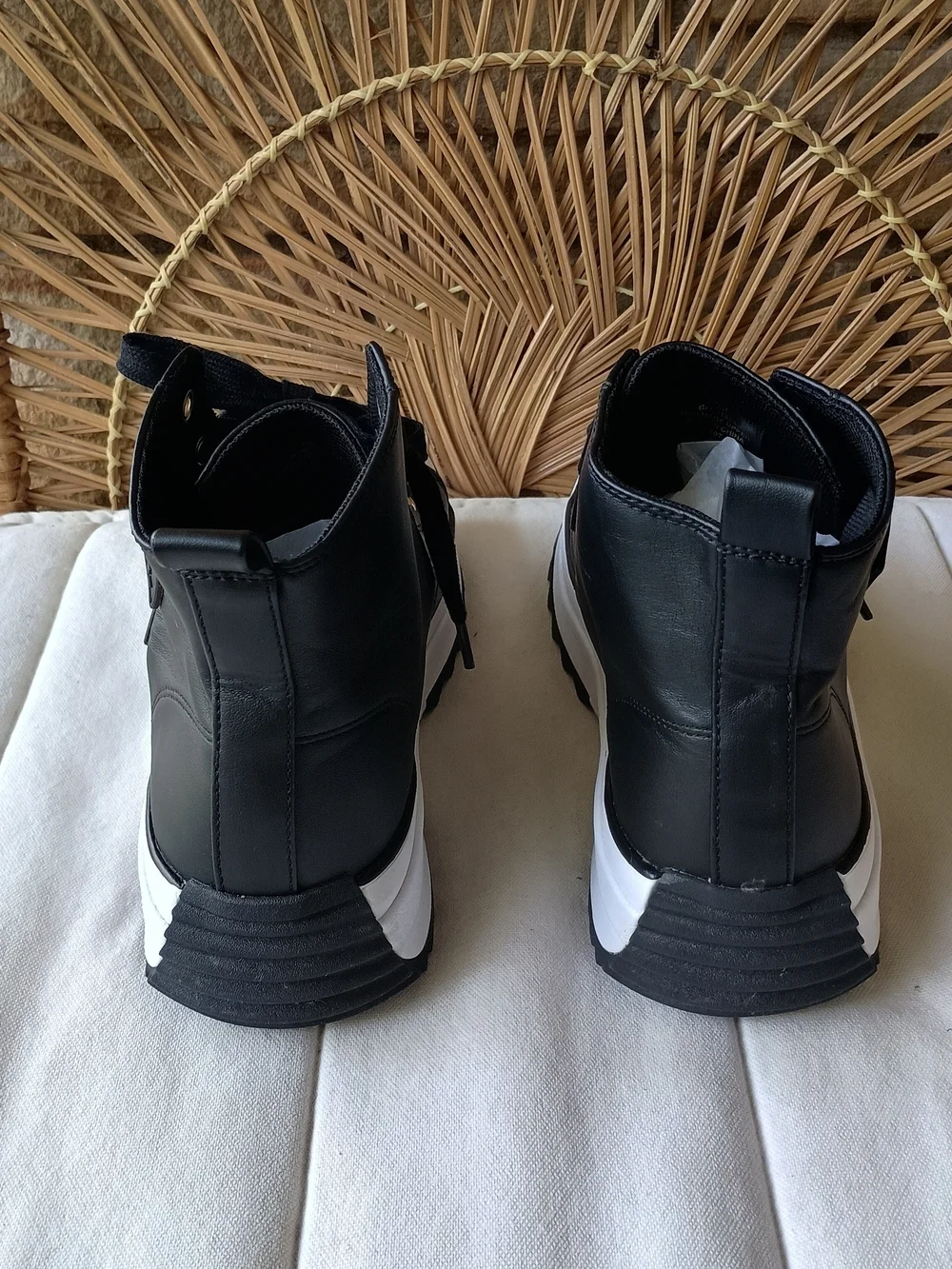 Guess stylish high