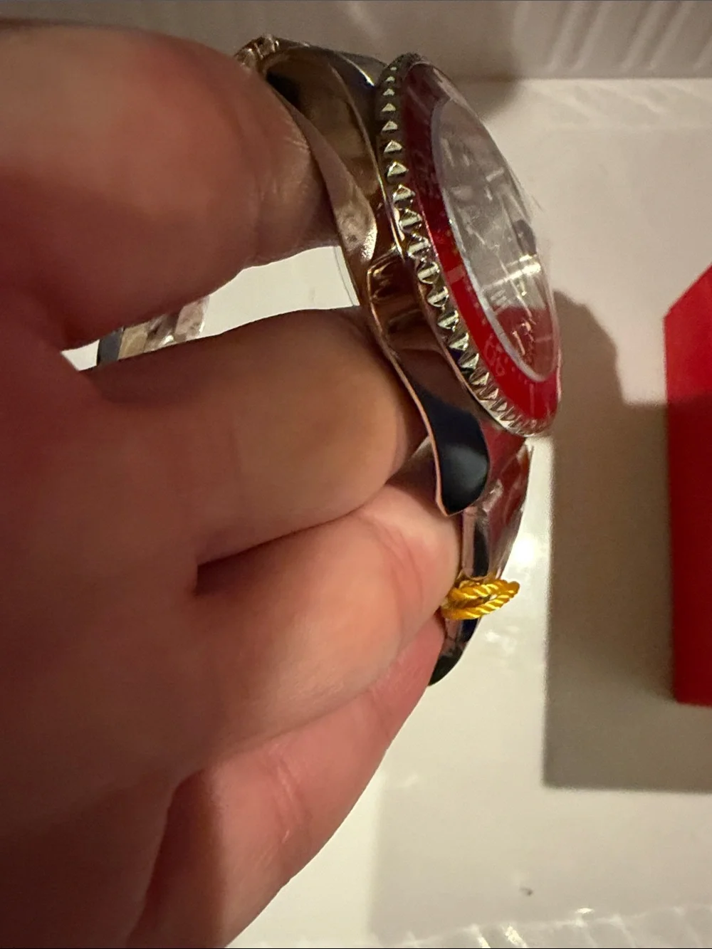 Invicta red rotating
