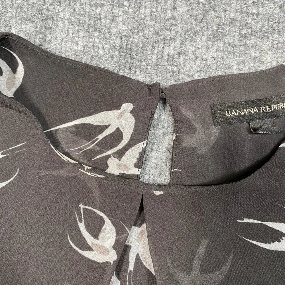 Banana Republic Womens XS‎ Brown Bird Print Chiffon 3/4 Sleeve Keyhole Blouse