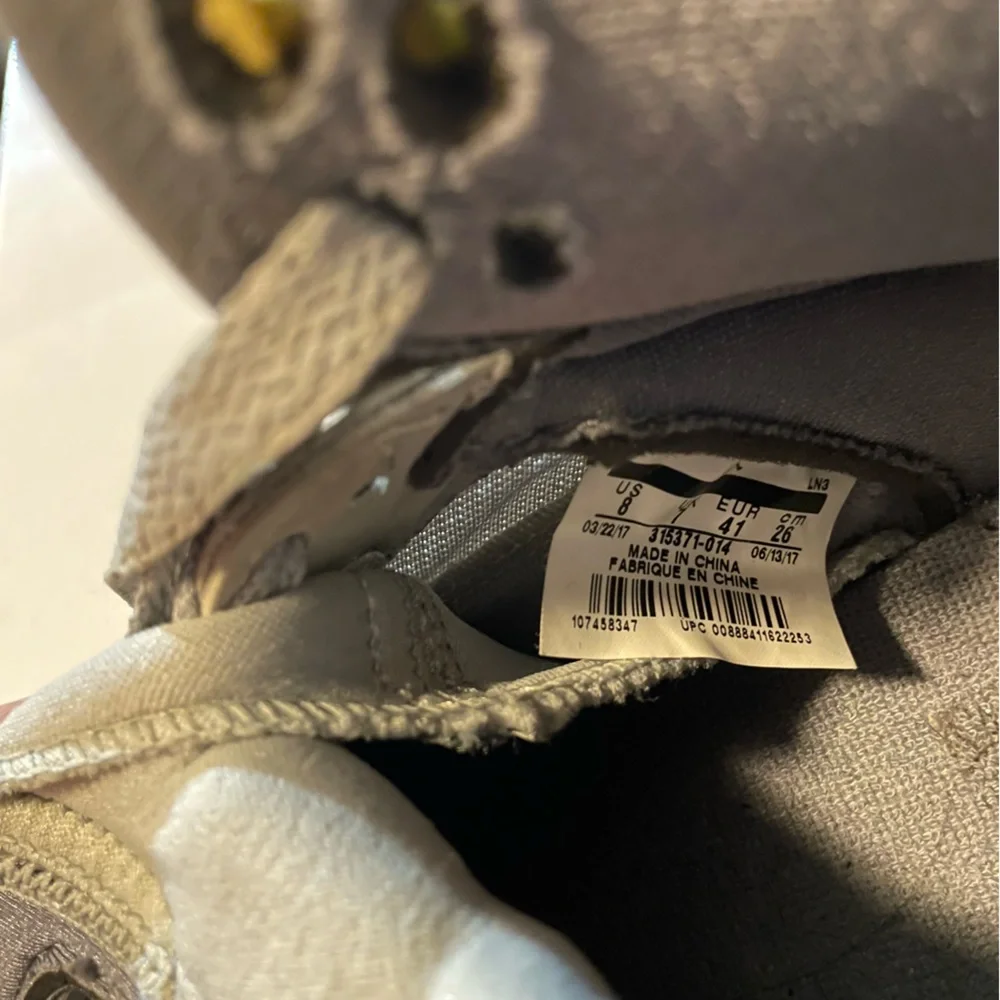 Jordan use sneaker have