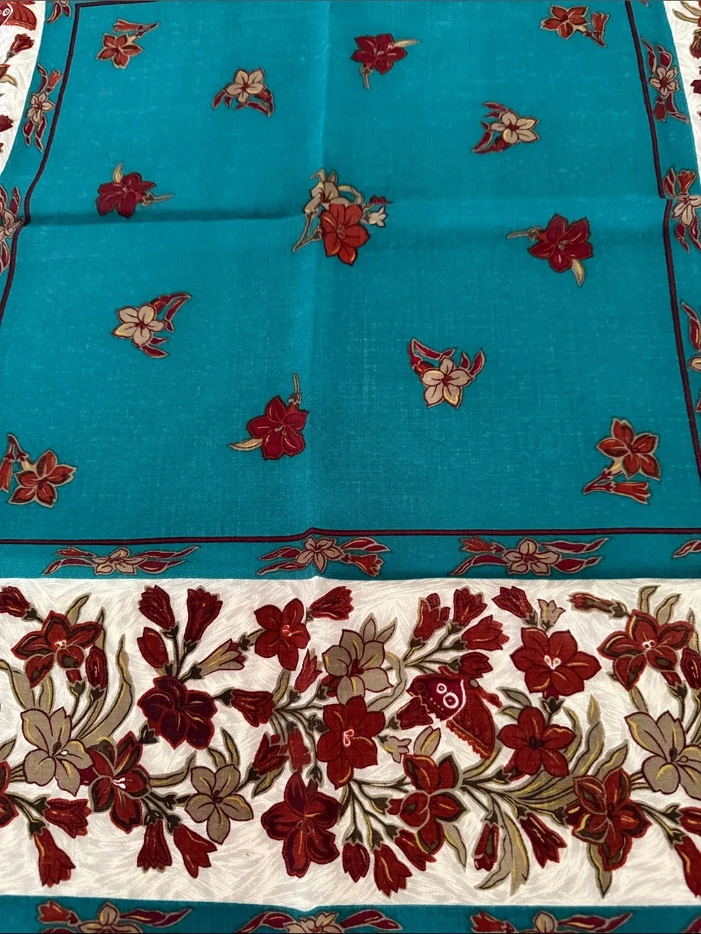 Echo subtle teal