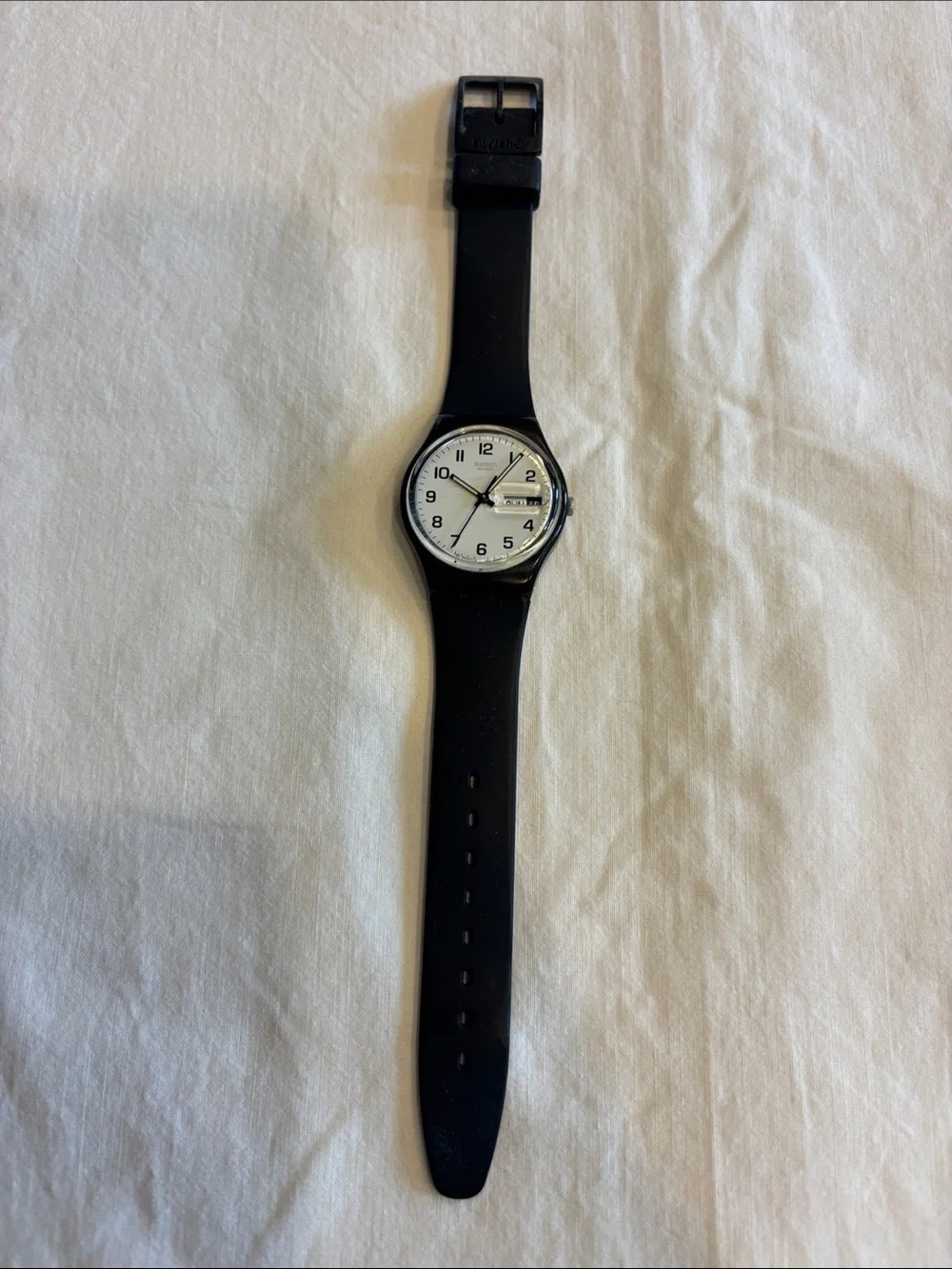 Classic Black Silicone Strap Men's Watch with White Dial