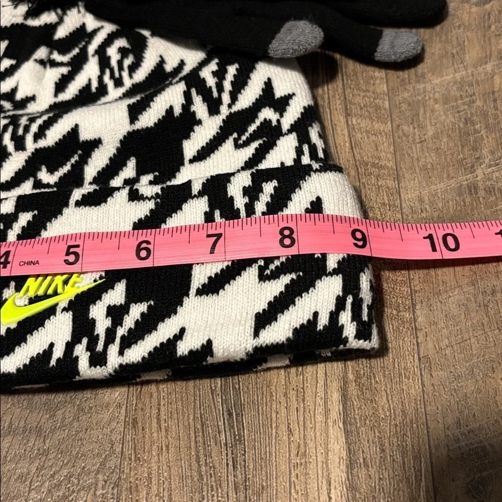Nike new tags