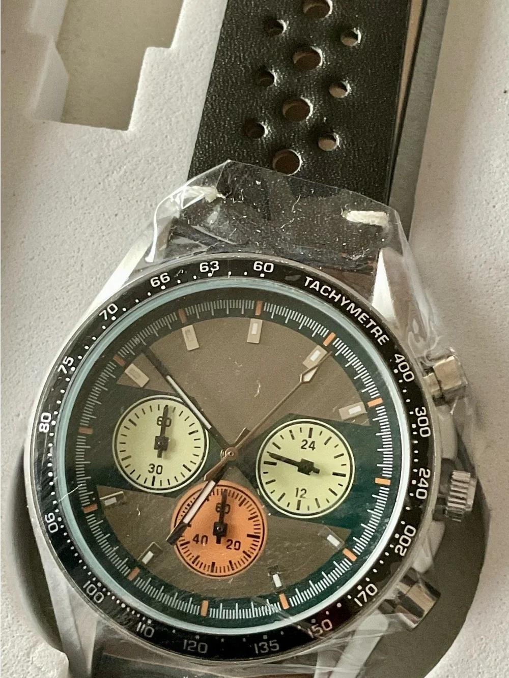 Beautiful NIB Colorful Functional Ciloa 3 Register Chronograph w Tachymeter